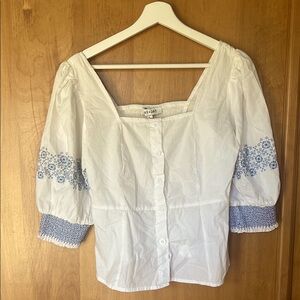Kay + Jay White and Blue Embroidered Top